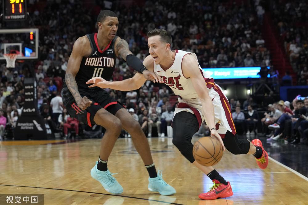 而自由式滑 而自由式滑