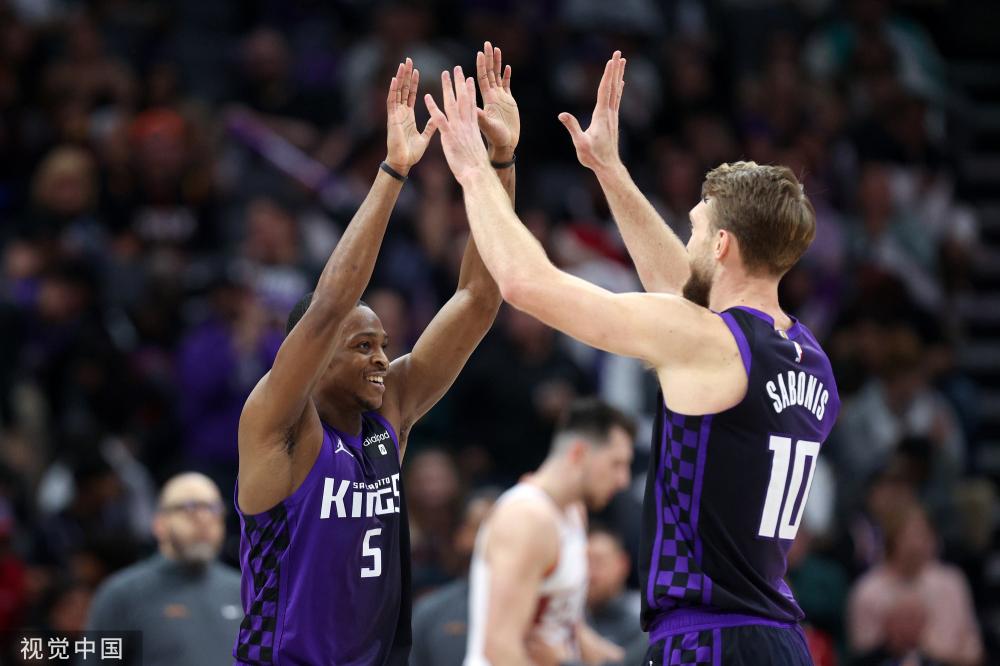 球迷们密切 球迷们密切