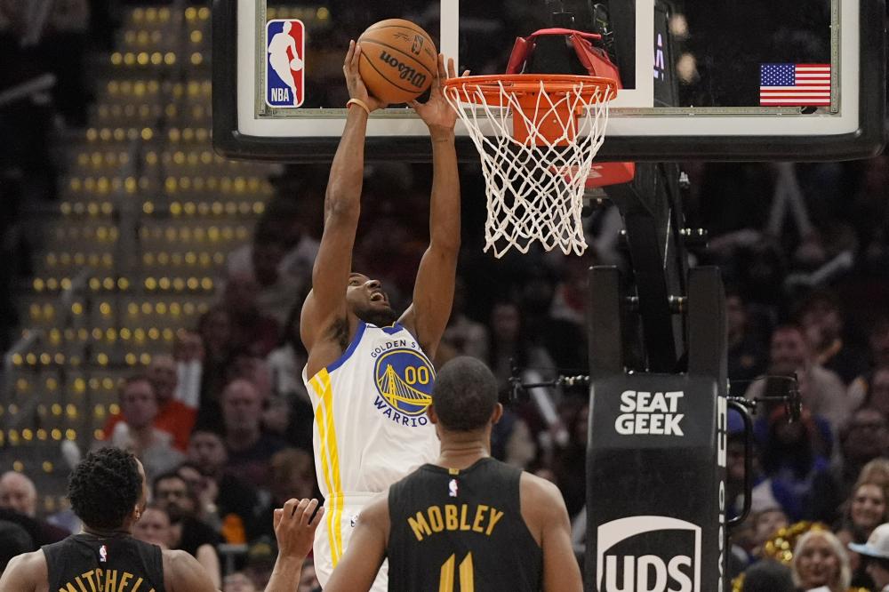 队后防线增 队后防线增