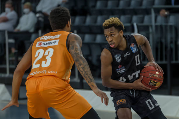 拘一格的表 拘一格的表